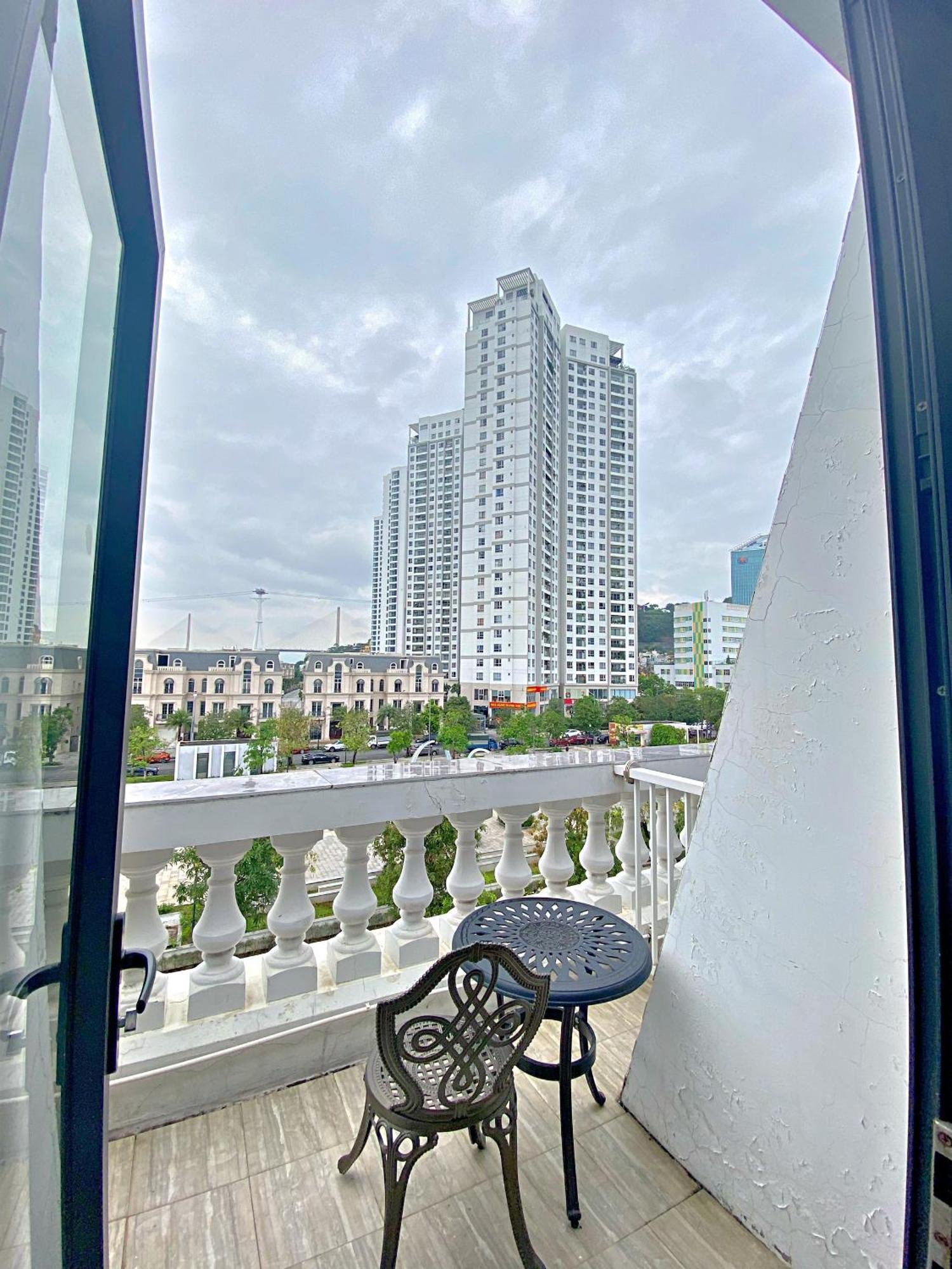Blue Diamond Hotel Ha Long Exteriör bild